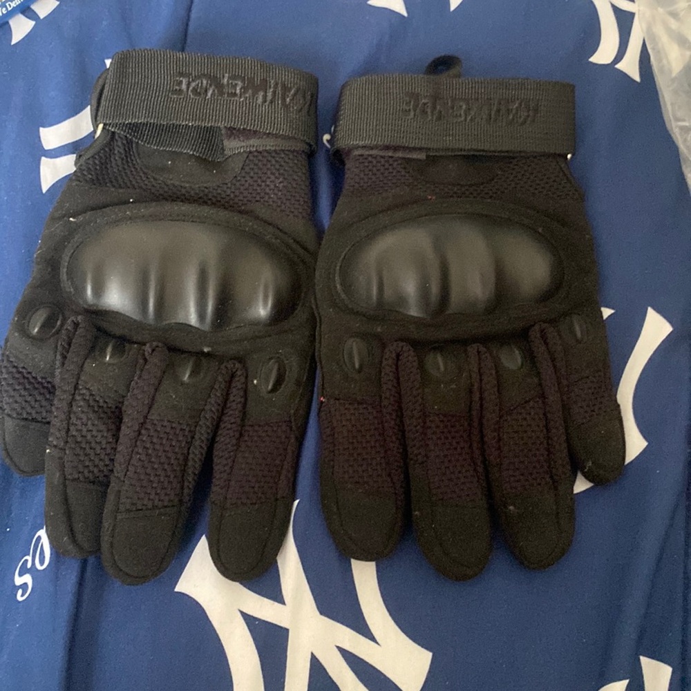 Bike Gloves, brand new worn 4 times.